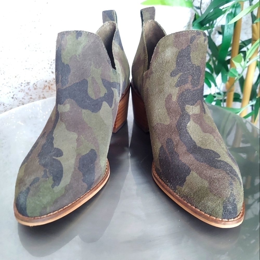 1. STATE Idania Leather Block Heel Olive Camo Suede Bootie Size 5.5
